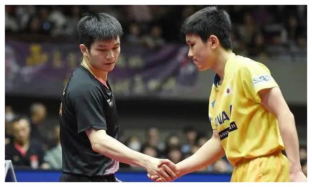国乒四位世界冠军首次同框!一人未来将接班马龙,刘国梁没看错他