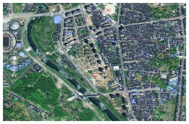 秀山有多少人口_《家庭幽默大賽》洋媳婦秀山東快書朱丹自曝擇偶標准(2)