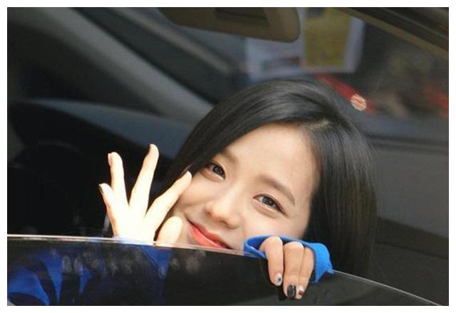 为什么有的车主开车只开一个车窗?老司机:经验之谈,不懂就亏了