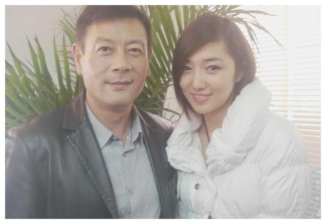 巫刚43岁与妻子离婚后单身至今无儿无女前妻赵英也未再嫁