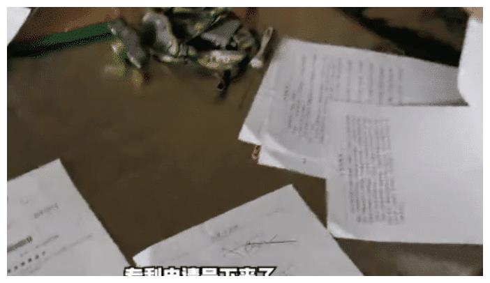 退休老人用3年自制电梯,55秒升到5楼!网友担心:曝光后被强拆休闲区蓝鸢梦想 - Www.slyday.coM 退休老人用3年自制电梯,55秒升到5楼!网友担心:曝光后被强拆休闲区蓝鸢梦想 - Www.slyday.coM