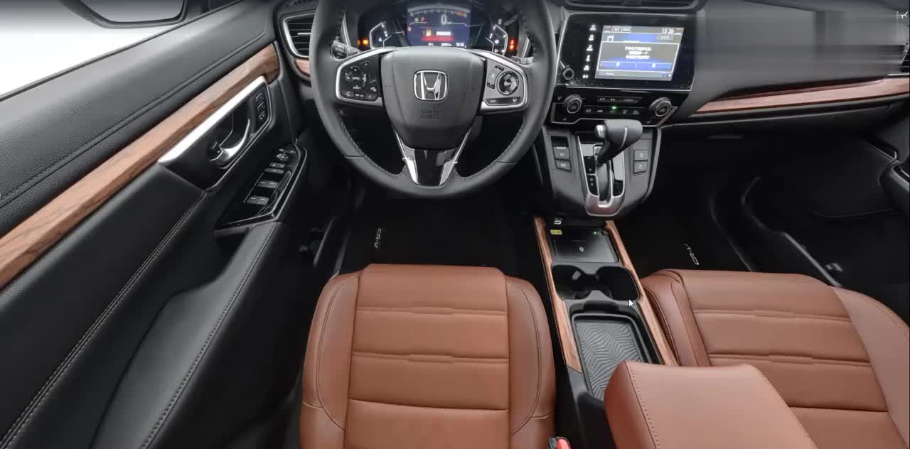 实拍2021款本田CRV四驱尊耀版，看它的内饰你觉得怎么样？