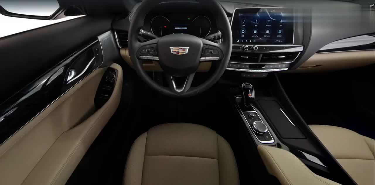 实拍2021款凯迪拉克CT5，看了它的内饰后，它和奥迪A4L你选哪款