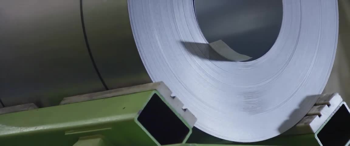 沃尔沃中国工厂，采用国内最高冲压规格的2500吨高精度冲压机