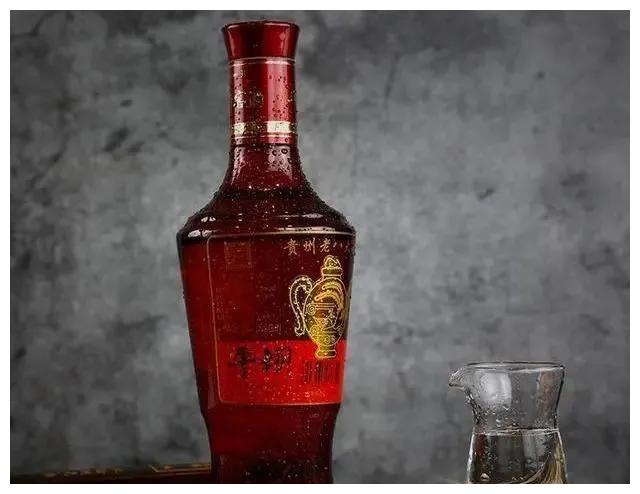 廉价白酒中的"王牌军",口感让人流连忘返,老酒鬼爱不释手