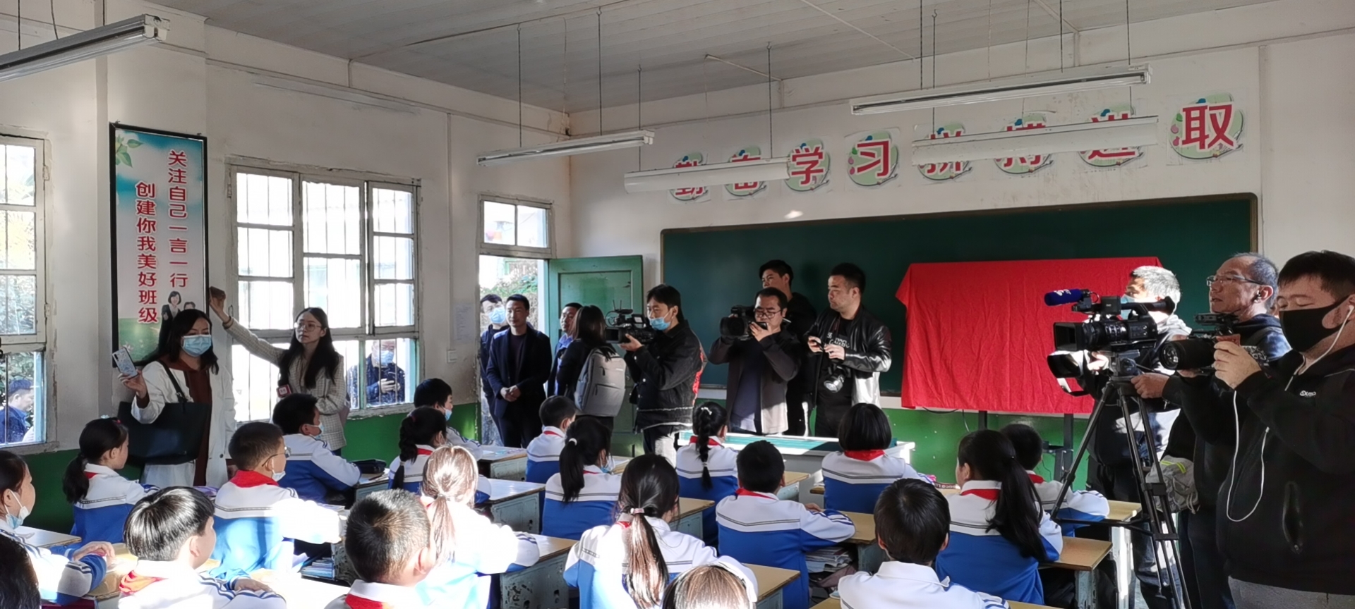 松河镇人口_平利县广佛镇松河小学综合楼开工啦!
