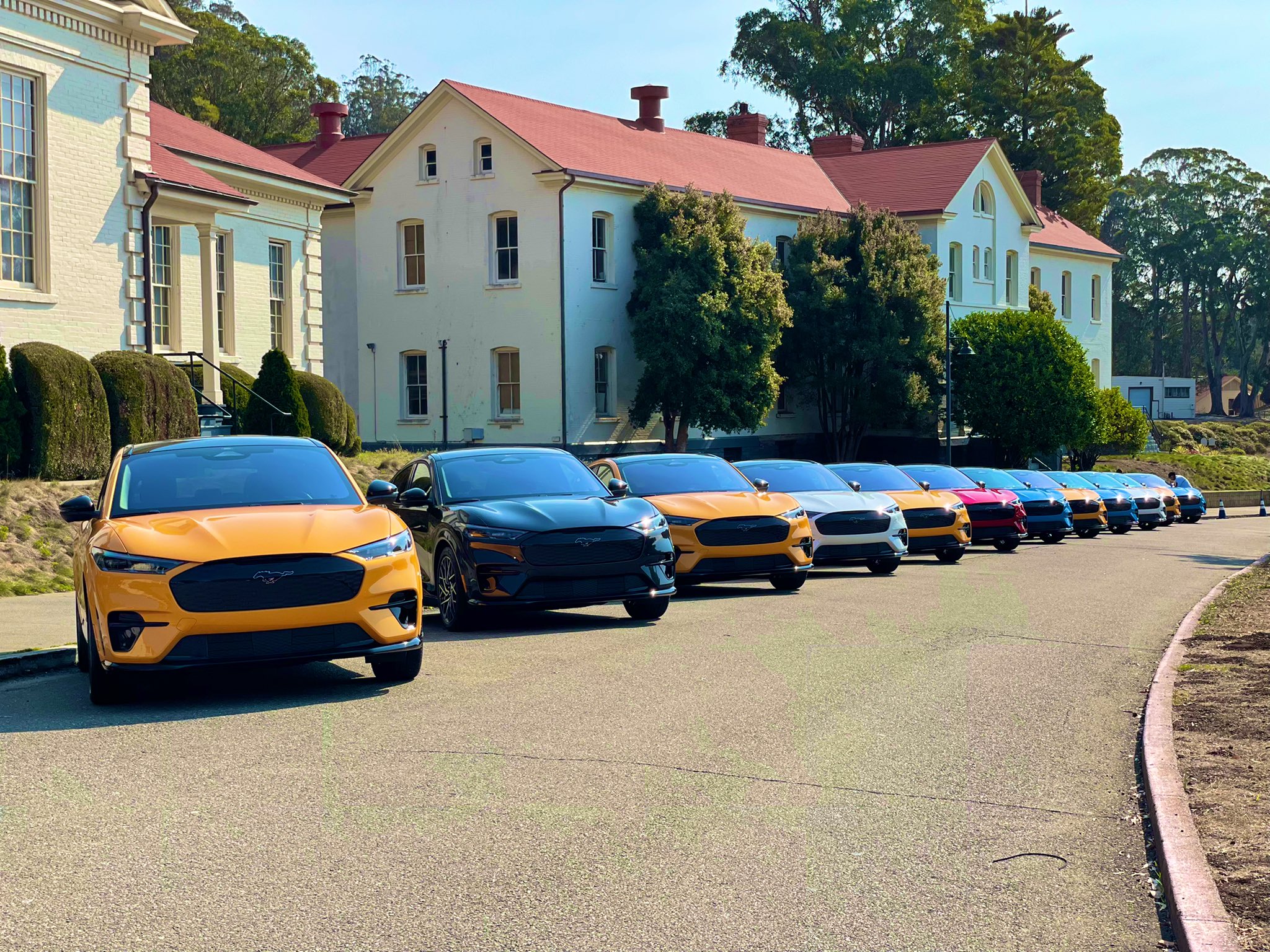 大势所趋!大众、奔驰 宣布支持欧盟2035 年燃油汽车禁令休闲区蓝鸢梦想 - Www.slyday.coM 大势所趋!大众、奔驰 宣布支持欧盟2035 年燃油汽车禁令休闲区蓝鸢梦想 - Www.slyday.coM