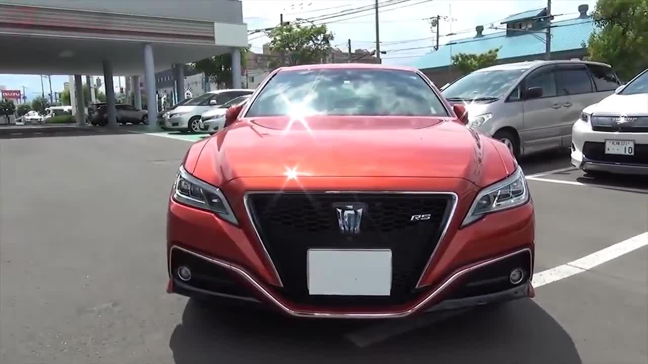 实拍全新丰田皇冠！顶配仅需34万，还买雷克萨斯？