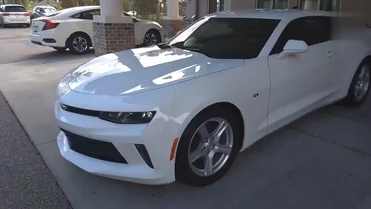 实拍2017款雪佛兰科迈罗