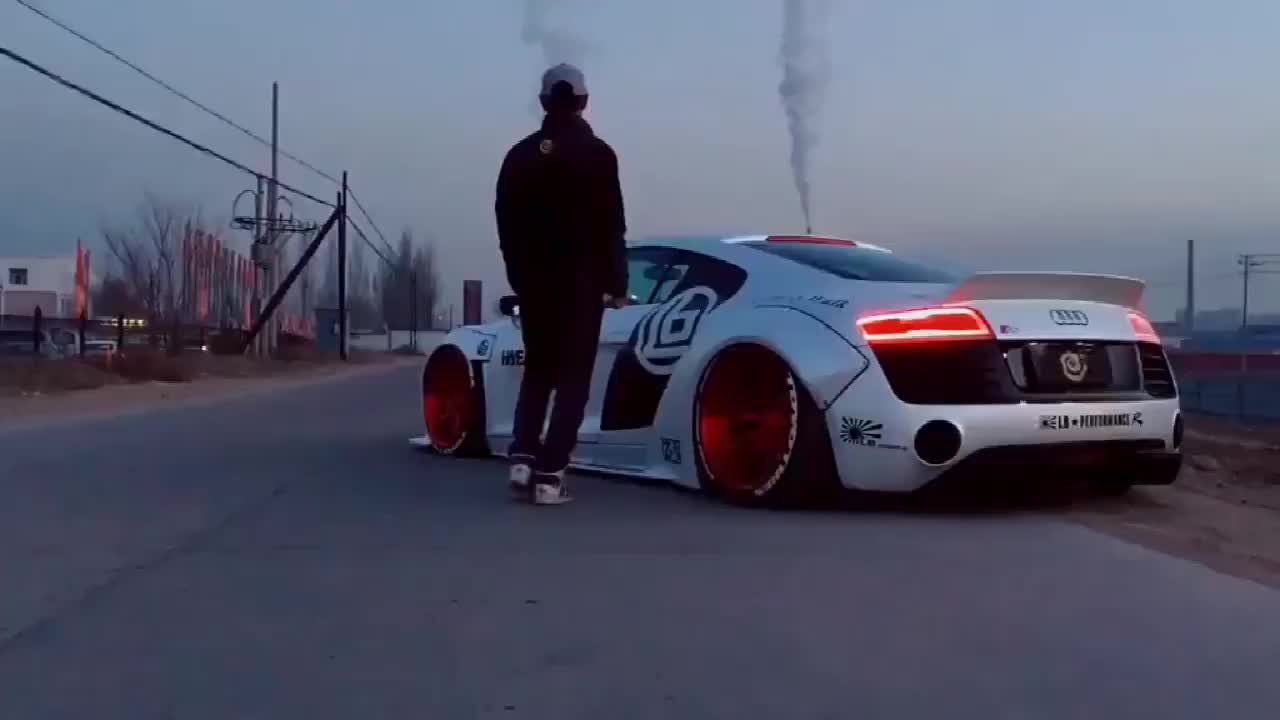 带底盘升降的奥迪R8帅不帅？