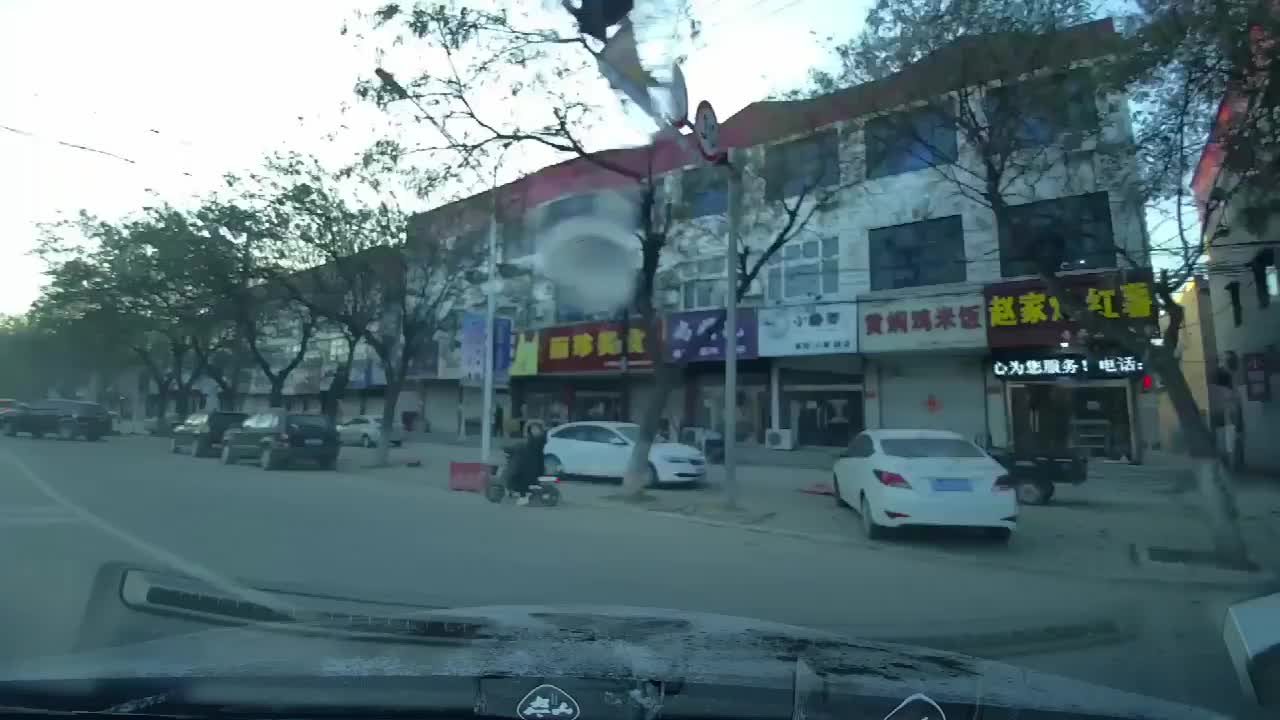 实拍：开汉兰达就这素质吗？真是丢我们的脸，一点素质没有