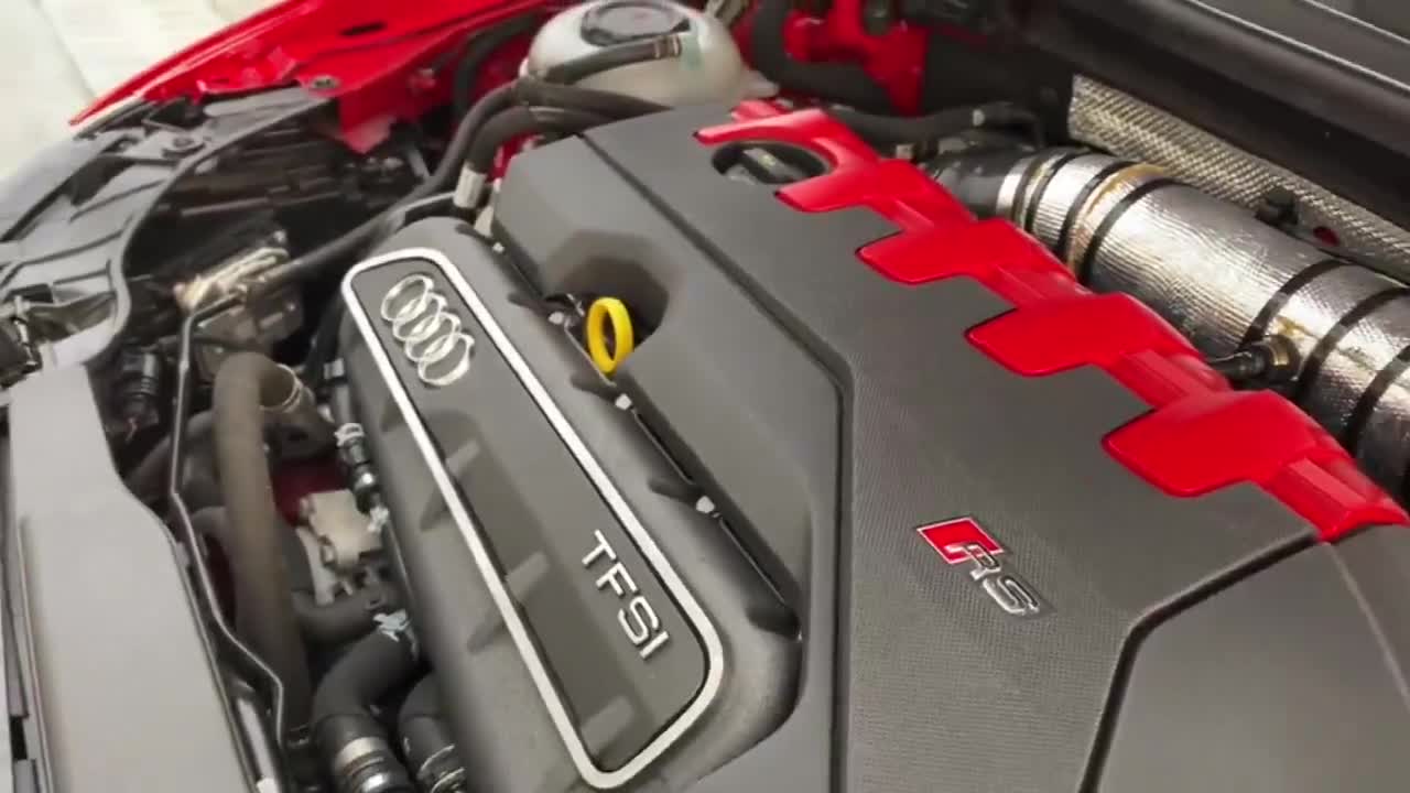 踩下奥迪小钢炮的油门，就知道这台RS3有多霸气！