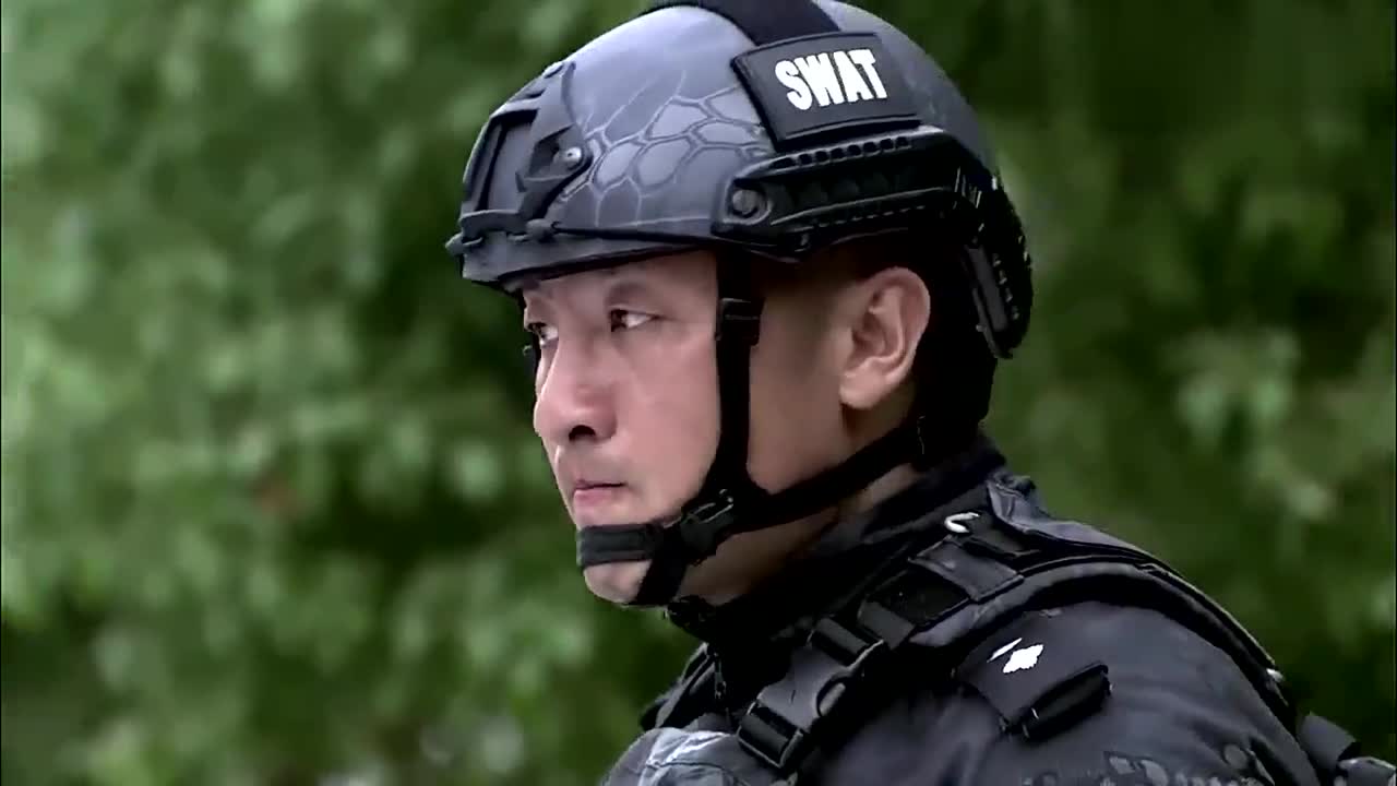 特警力量:赵小黑当了第一狙击手,段卫兵不高兴了,还很生气