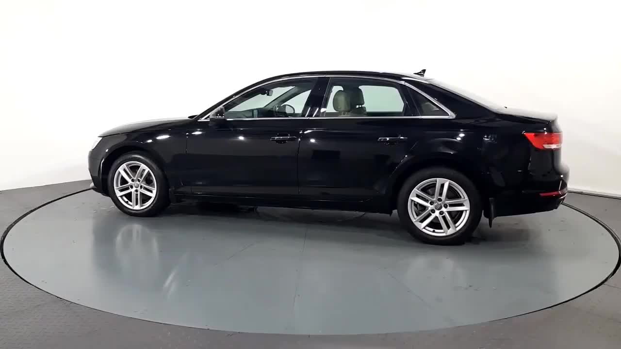 旧款新款奥迪a4同台展示