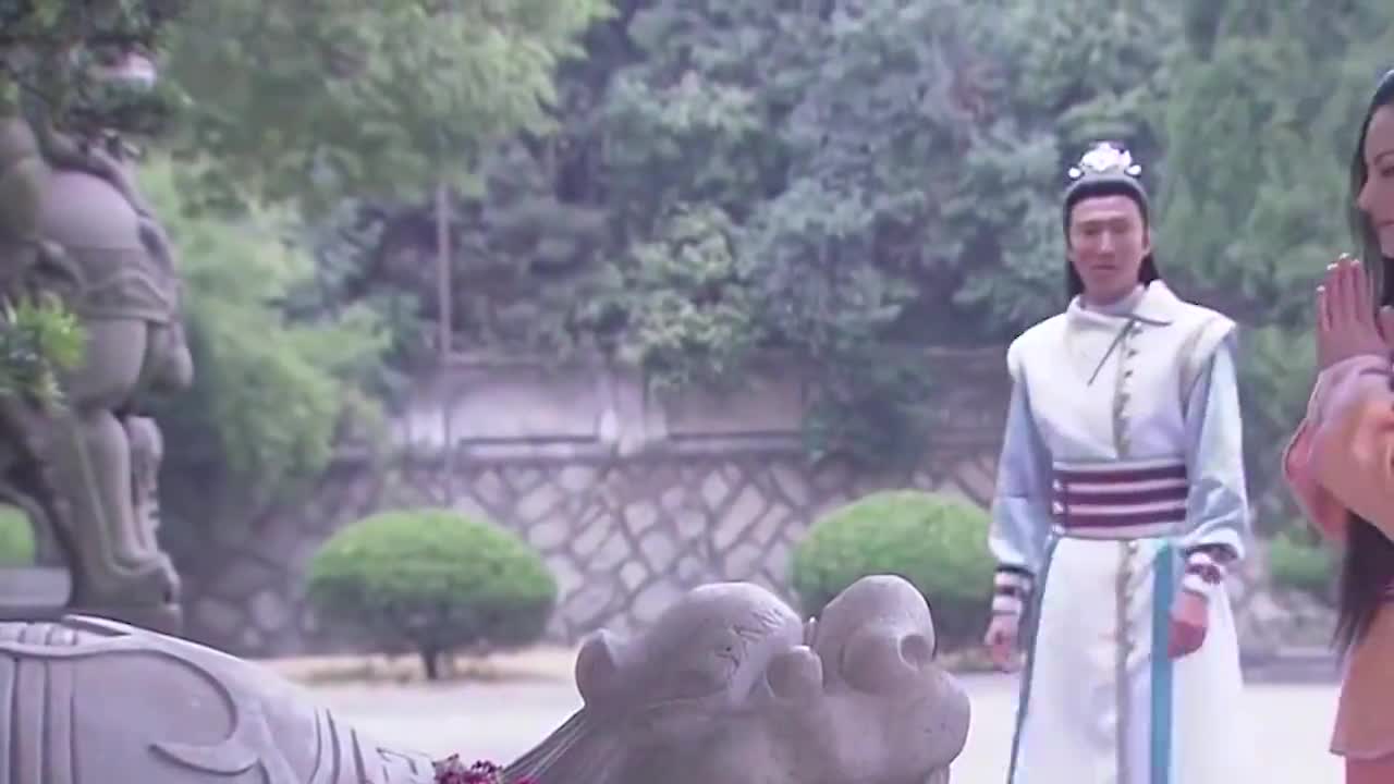 活佛济公:敖子龙不听道济劝解,执意继续爱天鹅,糊涂呀