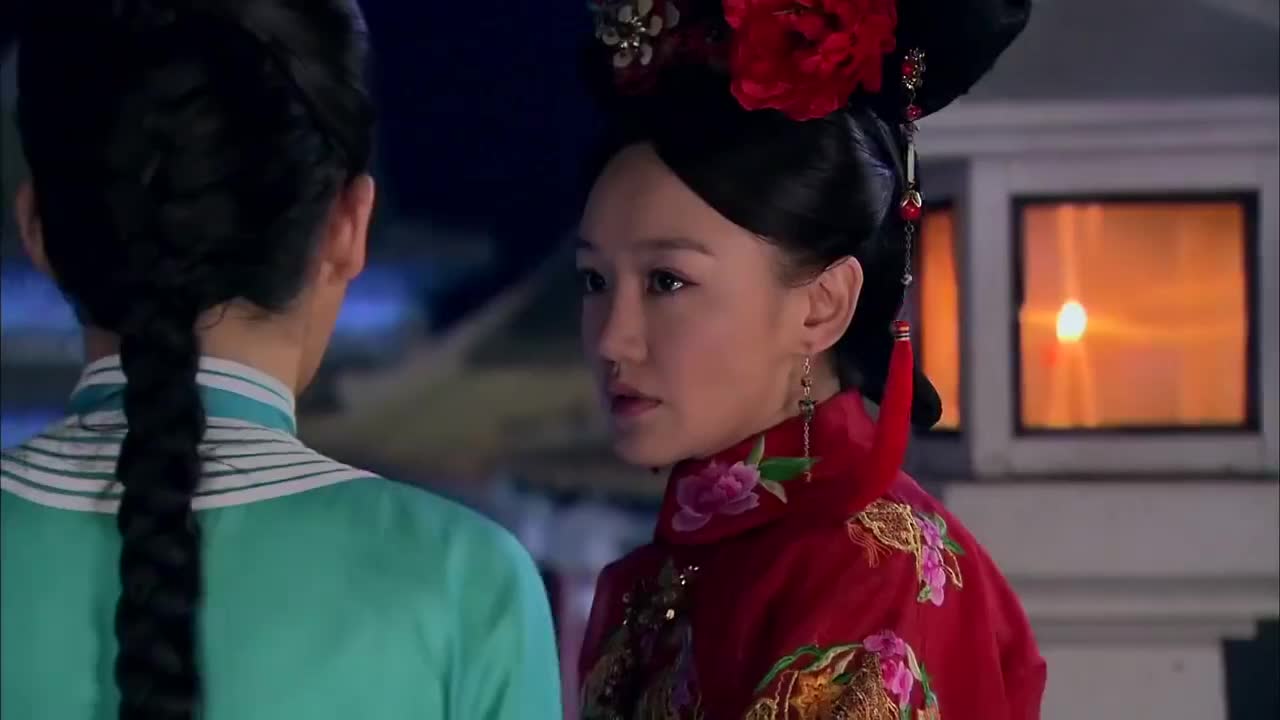 宫锁珠帘:怜儿陪文月去见皇上,却得知她是疯子,险些丧命