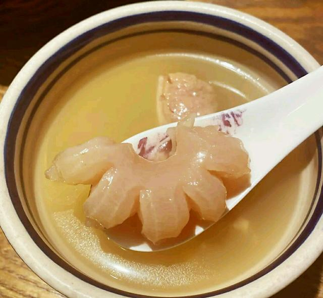 正经的菊花牛鞭汤补肾固阳有营养谁喝谁知道