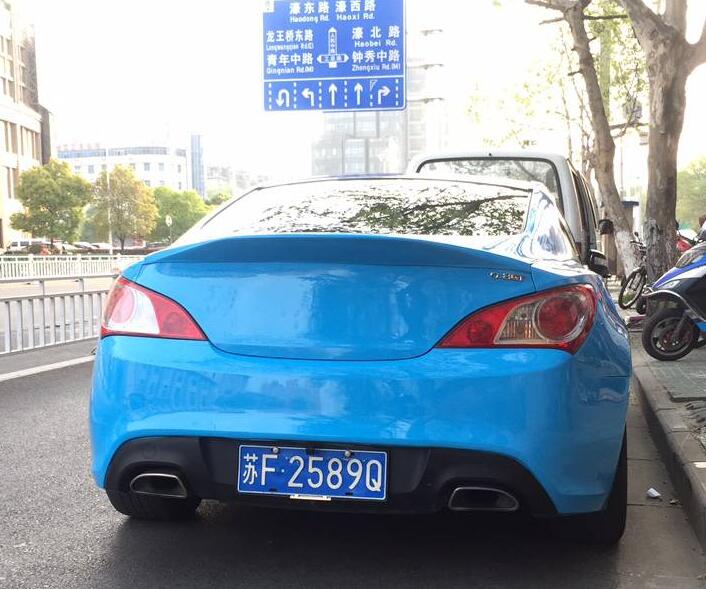 南通人民中路实拍劳恩斯GT跑车，蓝色车身回头率百分百！