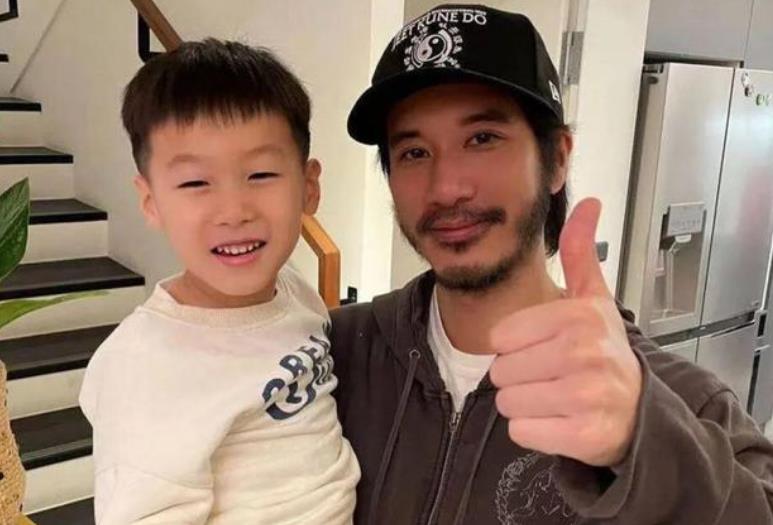王力宏近照大变样,满脸胡须嘴唇无血色,满脸胡须头发也很长