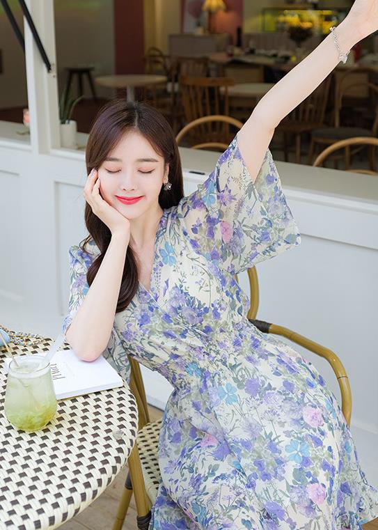 金信英婚纱照_金信英性感图片(3)