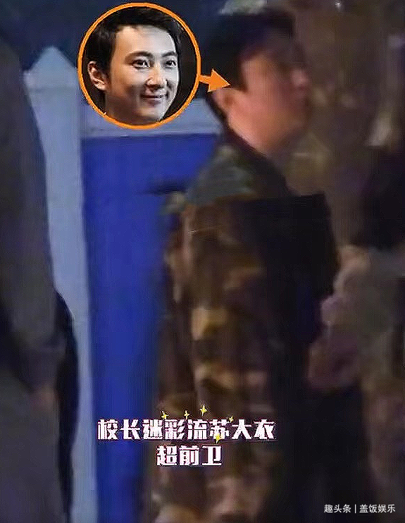 老总交换女伴_男子与女伴亲热摸到