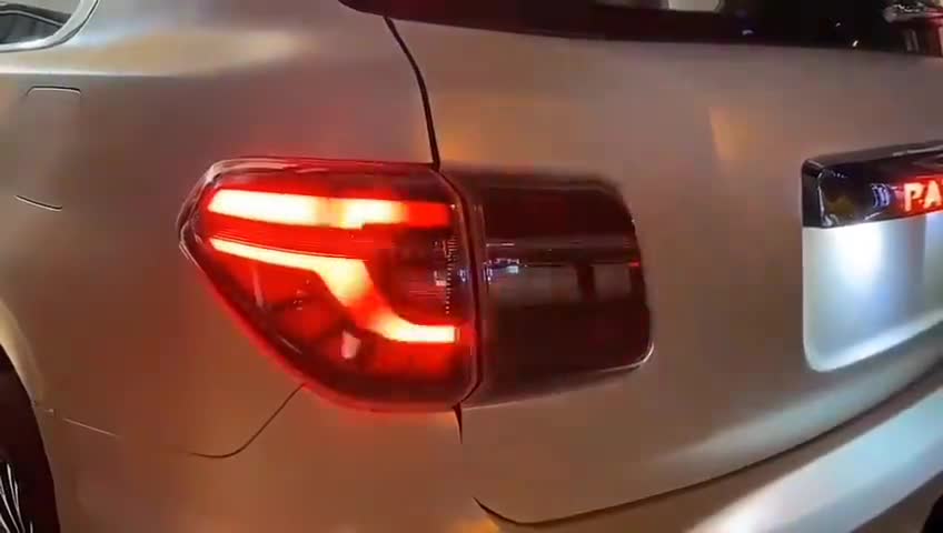 途乐y62动态流水尾灯是不是很帅