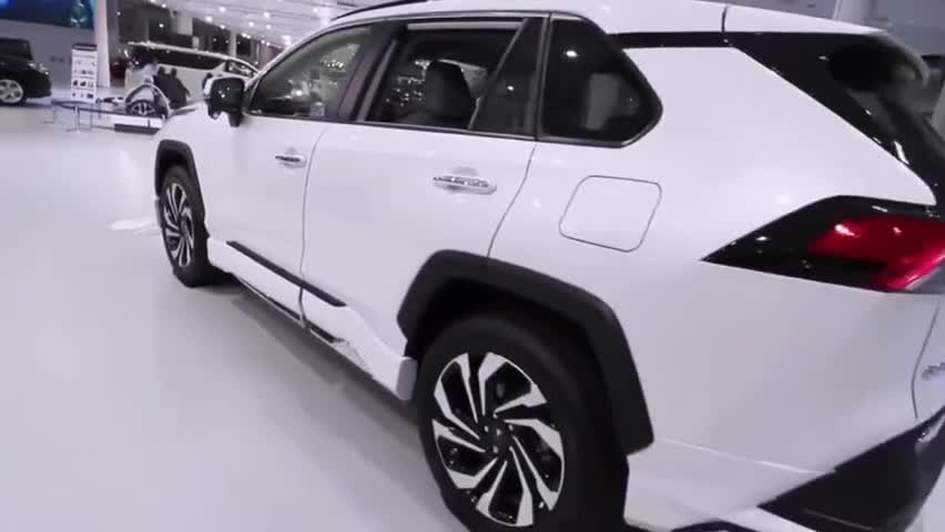 新款丰田RAV4近距离感受一下