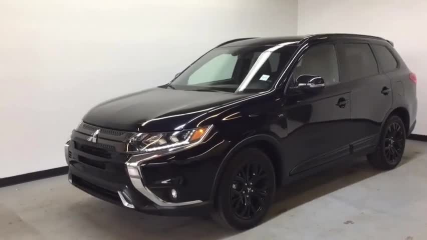 2020款三菱欧蓝德入库实拍，按下钥匙打开后备箱，才是惊艳的开始