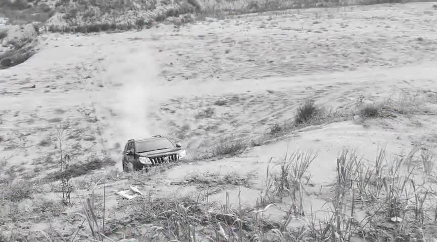 被埋没的日系SUV！途乐4.0T机械增压，硬派越野改装之路