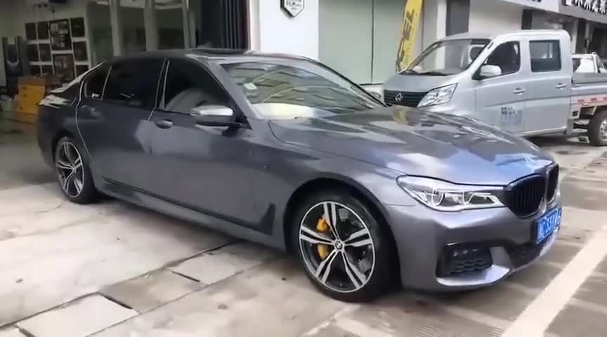 爱车养护，宝马530改色贴膜电光战