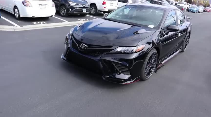 2020款丰田凯美瑞TRD，外观和内饰实拍