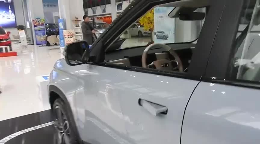 4S店实拍吉利新车icon内饰，满满高级感，副驾设计还很细心