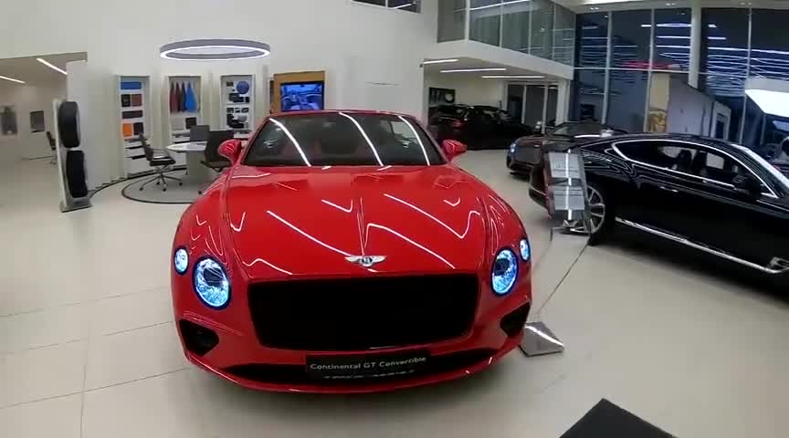 这才是心中想要的！实拍2020款宾利欧陆GT敞篷版，简直太帅了