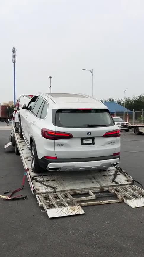 宝马全新X5实车展示，这个造型你还会选择奔驰吗！