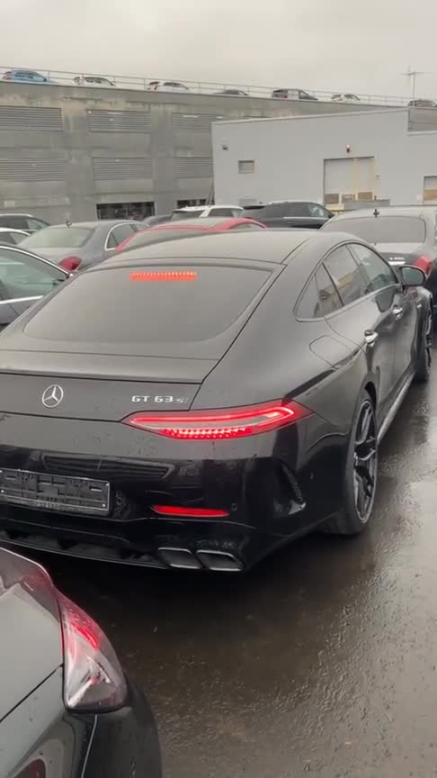 奔驰性能车AMGGT63s，按下启动键就知道奔驰为啥没超跑！