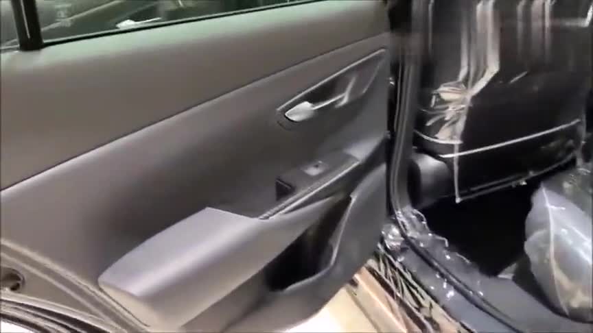 实拍丰田皇冠RS版,颜值高空间大