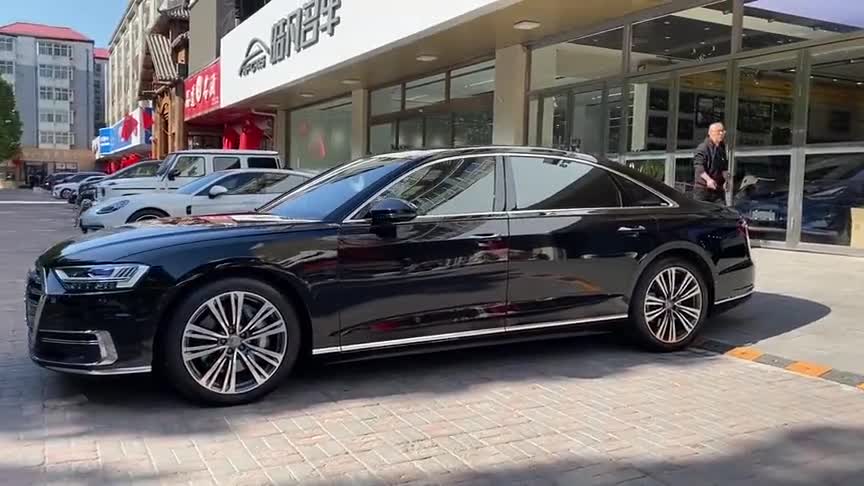 奥迪A8的颜值，是公认的好看