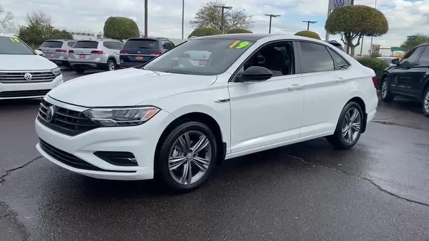 新车展示，2021款大众速腾，近距离了解后，要不要买轩逸自己想