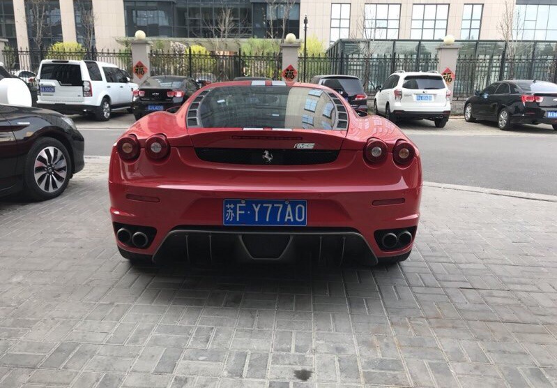 南通崇川区街头实拍法拉利加州跑车，回头率百分百！