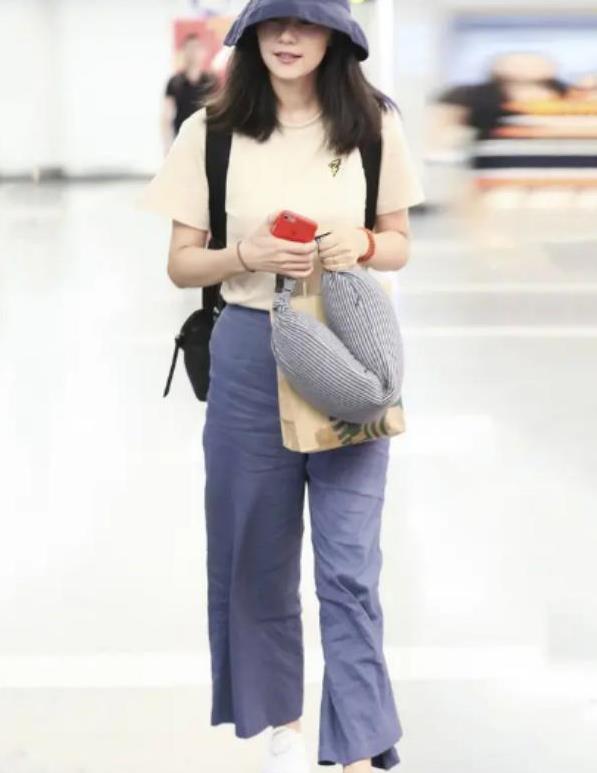 飞机场女生穿搭夏季 2e2b-kefmphe4027160.jpg