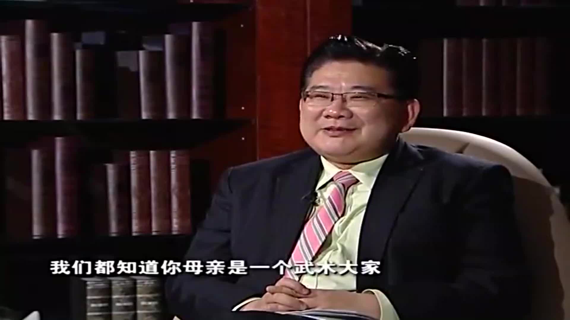 甄子丹现场爆料自己竟是武术世家，难怪这么厉害，子承母业呀！