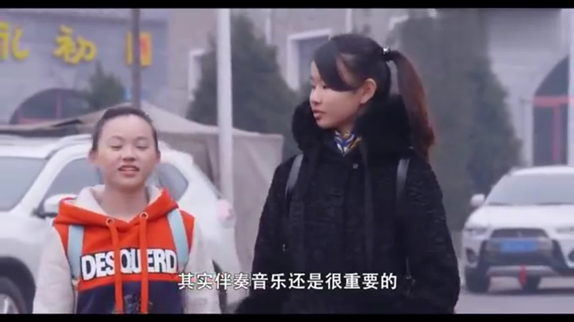 木兰妈妈:陈艳丽开车差点撞了小月,木兰推开小月,反遭