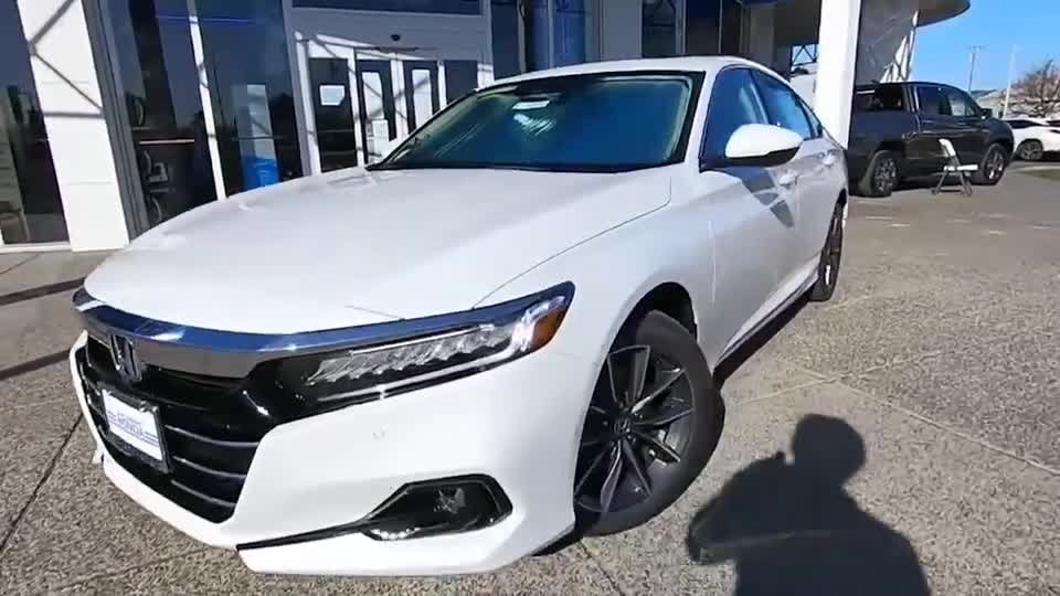 2021款本田雅阁到货实拍，有这颜值和内饰，我放弃了丰田亚洲龙