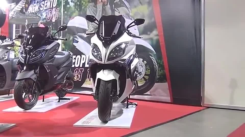 车展实拍光阳踏板摩托车赛艇400i