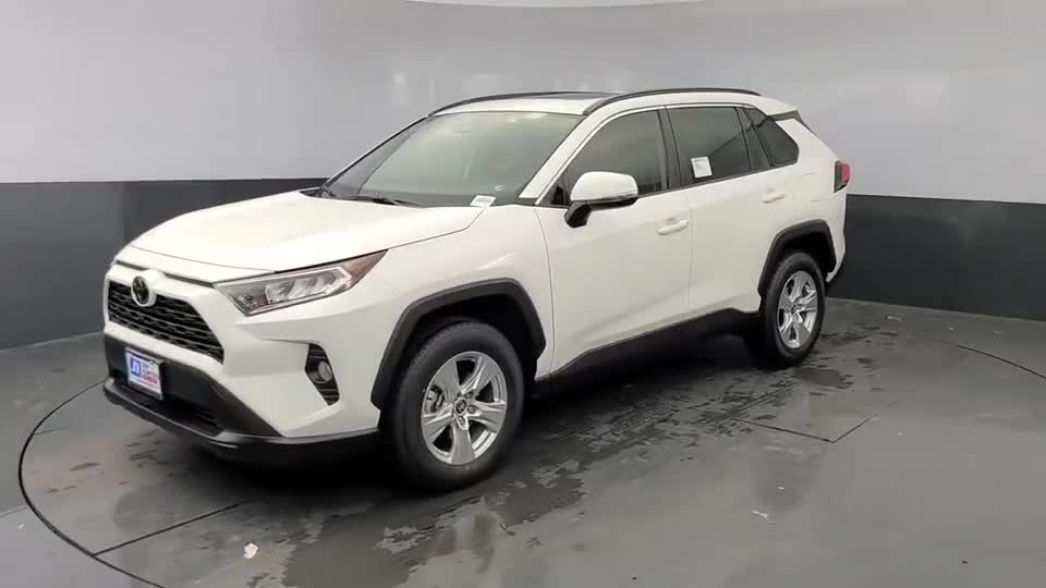 2021款丰田RAV4实拍，近距离了解外观内饰后，买不买CRV自己想