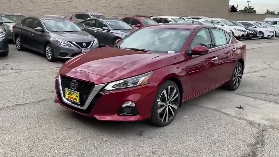 新车展示，2021款日产天籁实拍，太漂亮了，我放弃了丰田亚洲龙