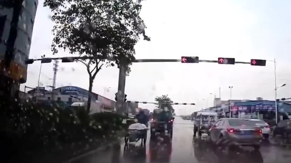 行车记录仪实拍：什么技术，才能开出这种水平！