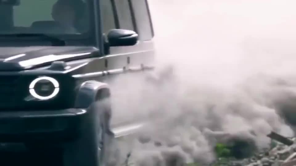 奔驰G级激烈驾驶，这悬挂得有多强