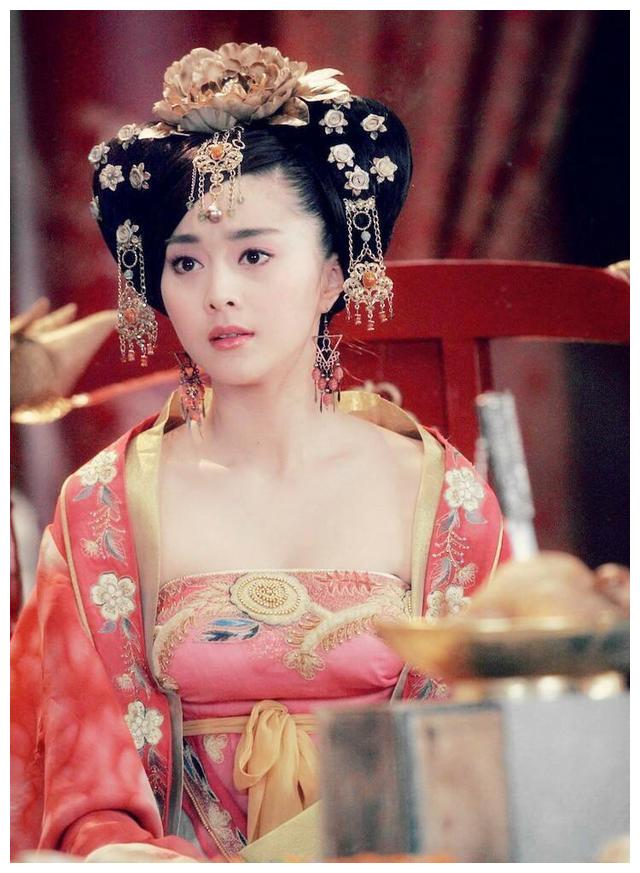 "最美杨贵妃"林芳兵:为饰演杨贵妃增肥50斤,今55岁气质犹存