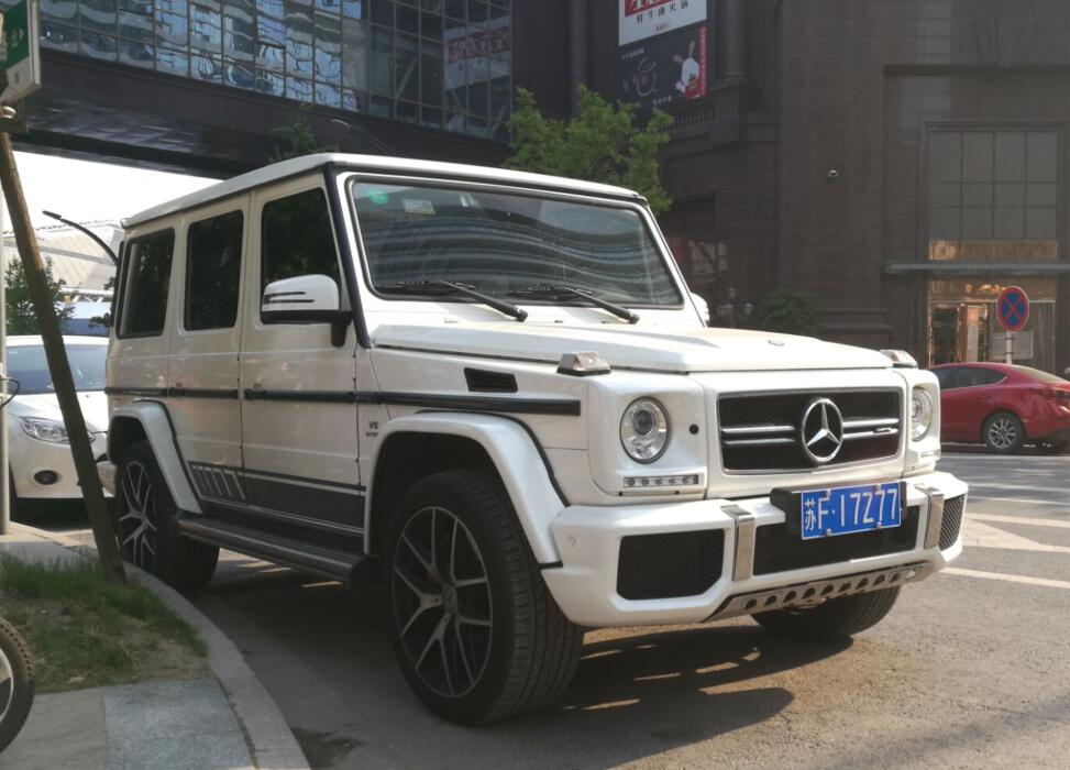 南通中南城实拍奔驰G63AMG，白色款比黑色款更显奢华感！